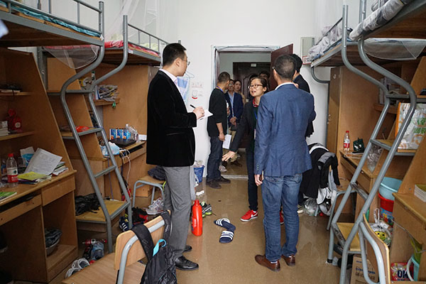 学院开展学生寝室文明创建检查-上海财经大学浙江学院
