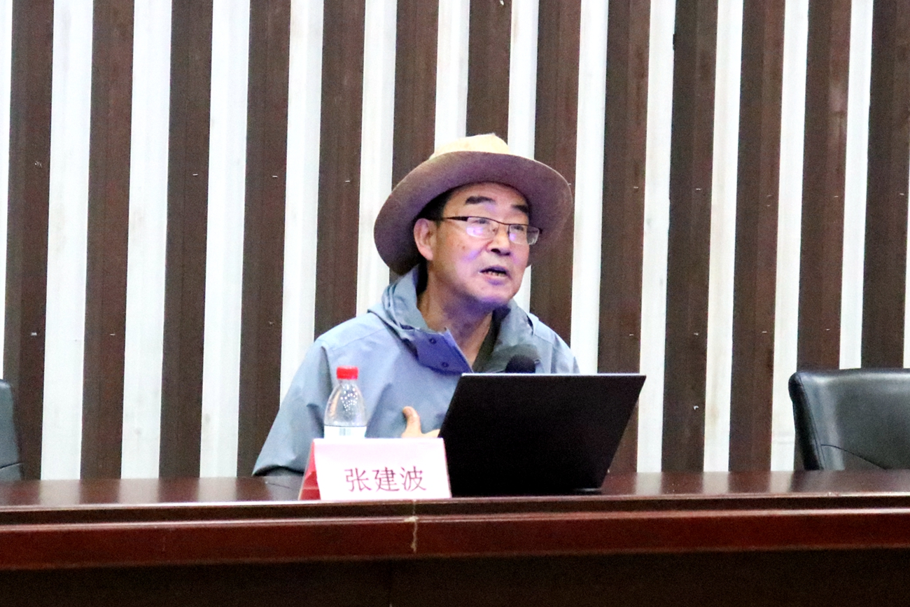 美国堪萨斯大学经济学系终身副教授张建波应邀来校作学术报告