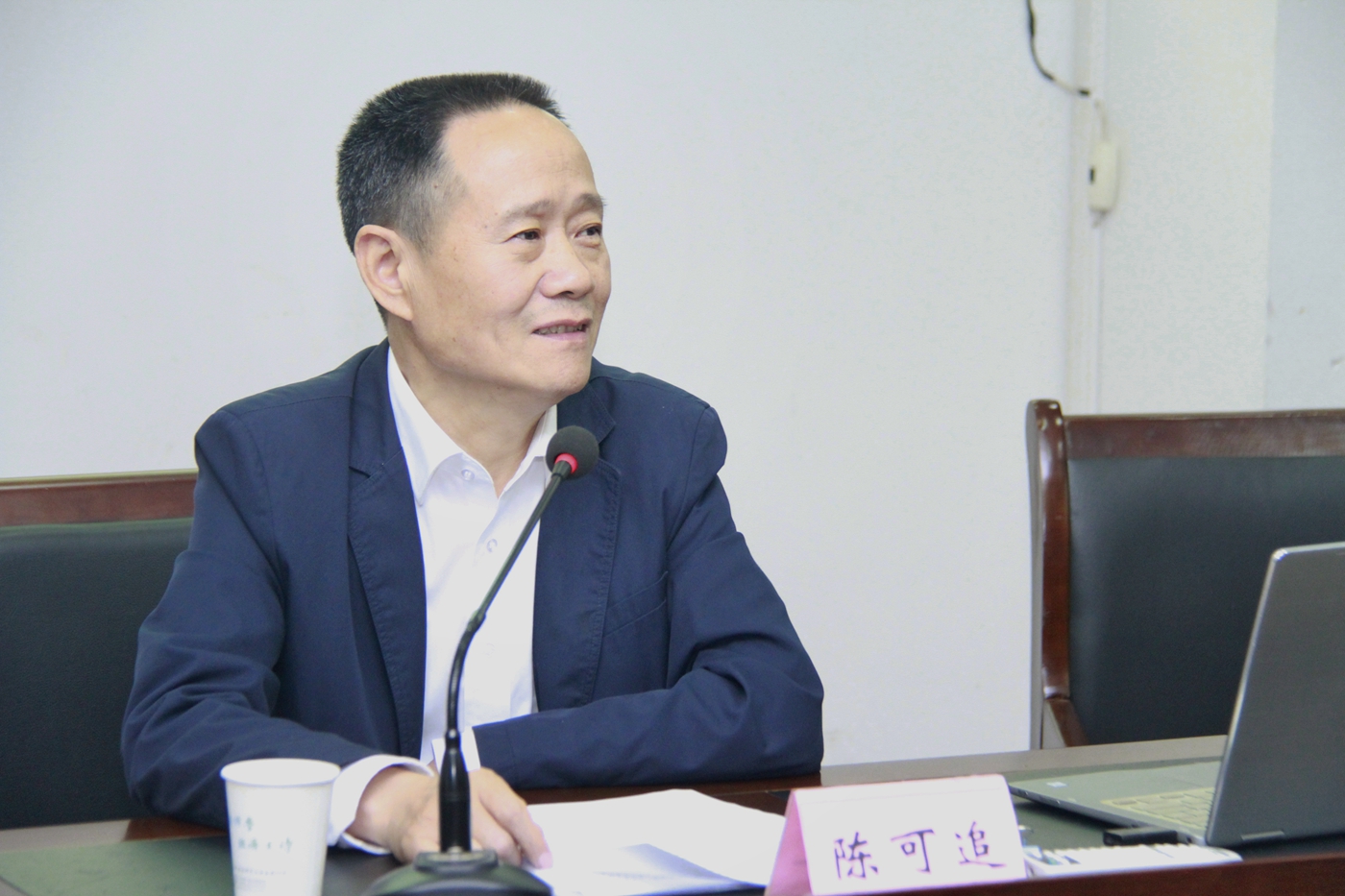 学院举行与信仰对话校园系列报告会第四讲